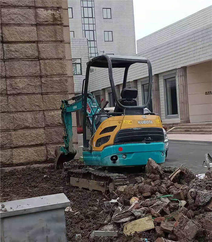 附近小型挖掘機出租(圖1)