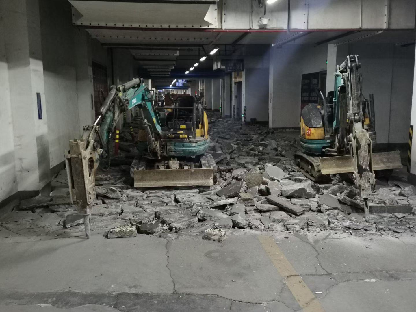 微型小挖機(jī)延長(zhǎng)壽命的一些保養(yǎng)方法有哪些？(圖1)